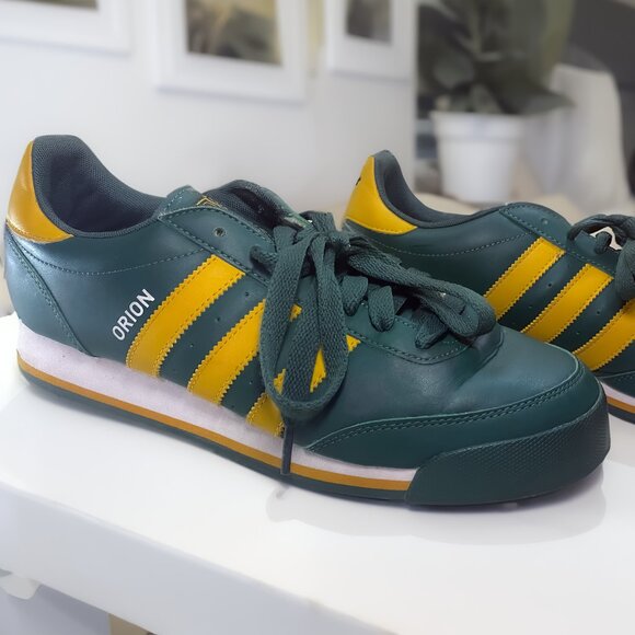 ADIDAS Men's Retro Orion Green with Yellow Gold  3 Stripe Sneaker Size 10 - Picture 1 of 3